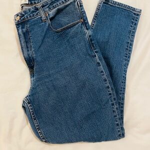 Abercrombie & Fitch Women's Classic Blue Skinny Jeans - TEAR IN BACK